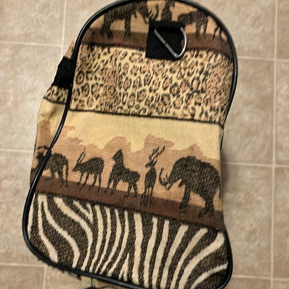 Dove tapestry Safari pattern travel tote - Picture 3 of 10